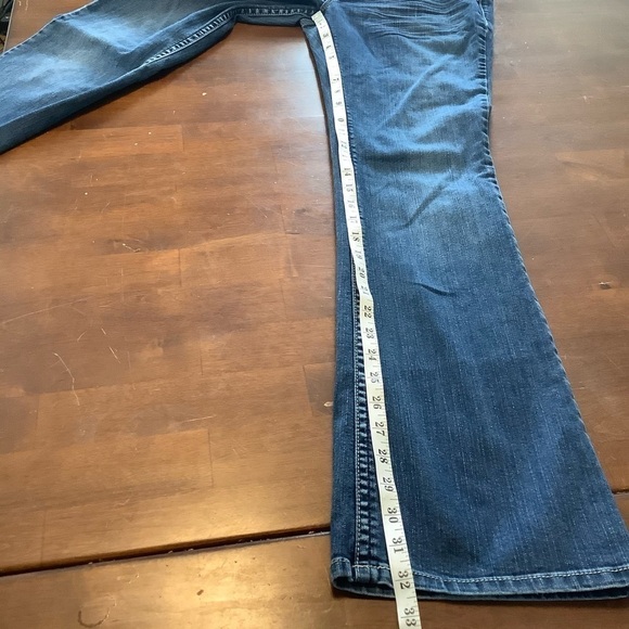 Brody Jeans boot cut low rise. - Picture 8 of 9